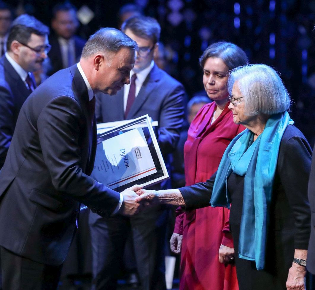 Prezes Honorowa Krystyna Mrugalska została laureatką IV edycji Nagrody Prezydenta RP – Dla Dobra Wspólnego w kategorii Człowiek – Lider